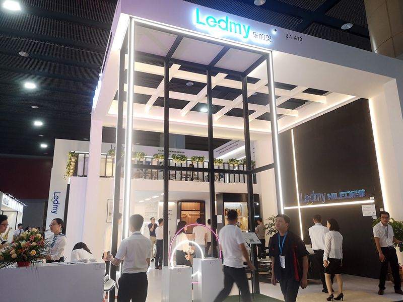 广州（光亚）照明展设计搭建案例-乐的美正面照片